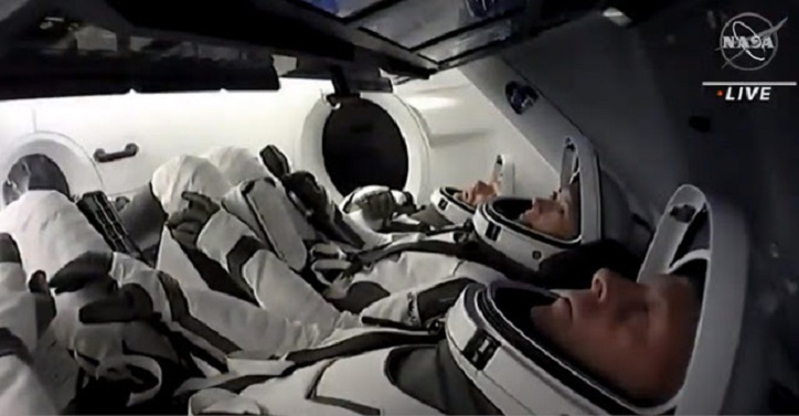 SpaceX’s Raumschiff ist gerade mit einem nicht identifizierten Objekt abgestürzt
